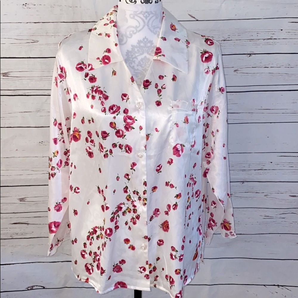 Oscar de la Renta top. Ruffle detailing. Size.M